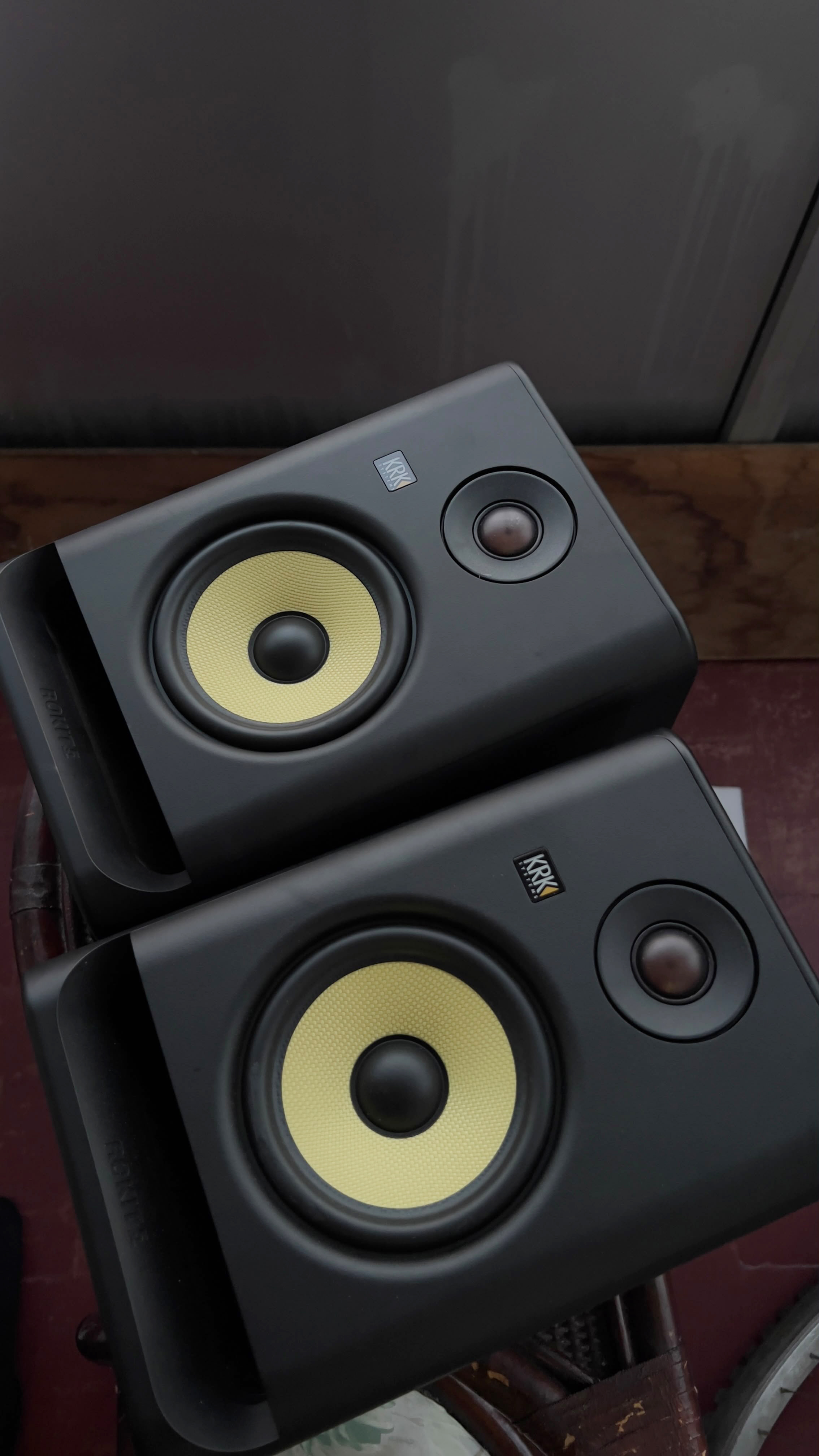 KRK Rokit G5 — Par de Monitores de Estúdio | Preto