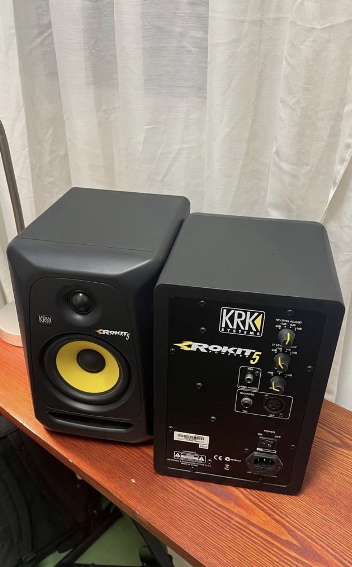 Monitores KRK Rokit 5 G3 como novos