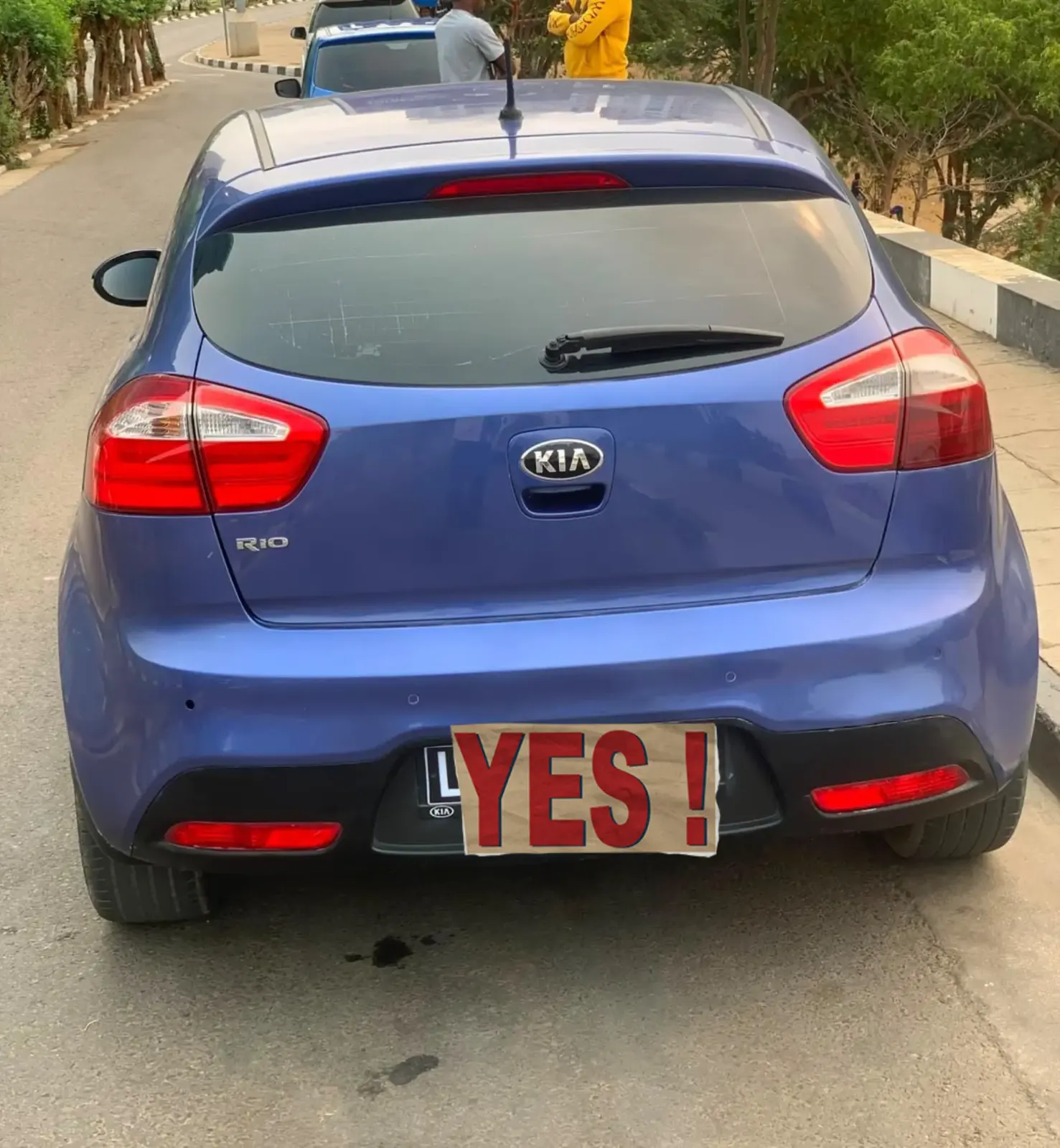Carro bom, limpo